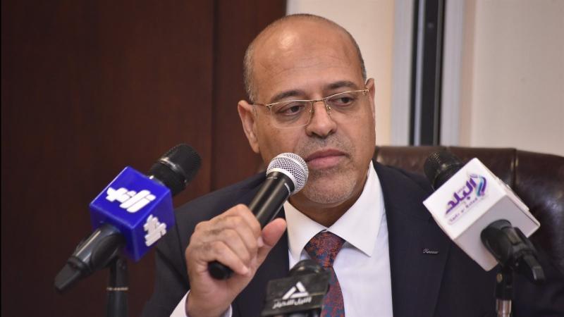  وزير العمل