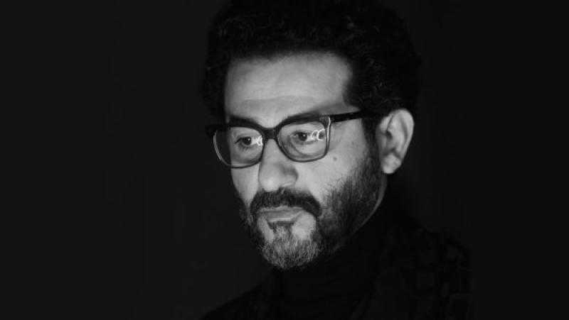 أحمد حلمي ينعى السيناريست أحمد عبدالله