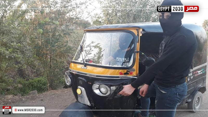 لص يسرق توك توك ويقتل قائده 