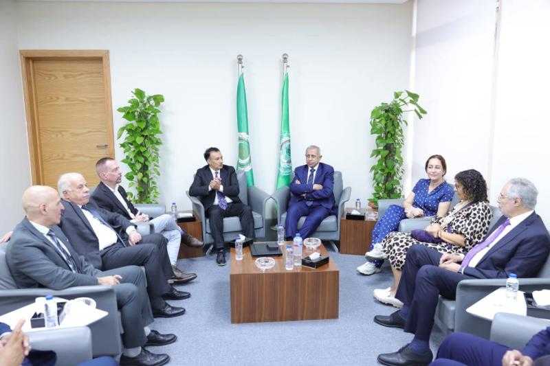 رئيس الأكاديمية العربية يستقبل نائب رئيس جامعة روين الأمريكية لبحث التعاون