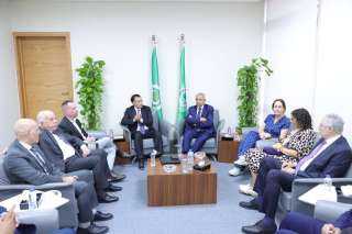 رئيس الأكاديمية العربية يستقبل نائب رئيس جامعة روين... رئيس الأكاديمية العربية يستقبل نائب رئيس جامعة روين الأمريكية لبحث التعاون