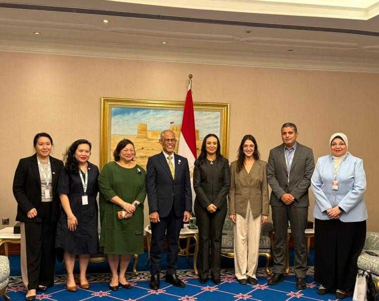 وزيرة التضامن تلتقي وزير الأسرة والتنمية السنغافورة على هامش مؤتمر القمة العالمية بالدوحة