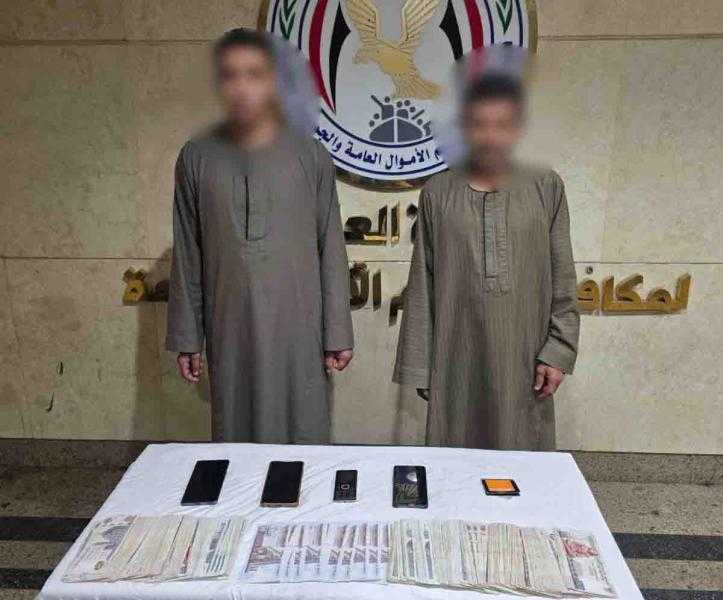 الأموال العامة تضبط متهمين بالنصب على سيدة والاستيلاء على أموالها من حسابها البنكي