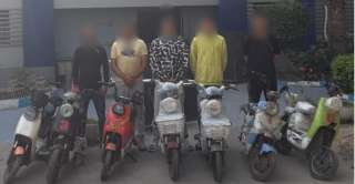 ضبط 5 متهمين بينهم سيدة بسرقة سبائك ذهبية... ضبط 5 متهمين بينهم سيدة بسرقة سبائك ذهبية وأموال وسكوترات في القاهرة