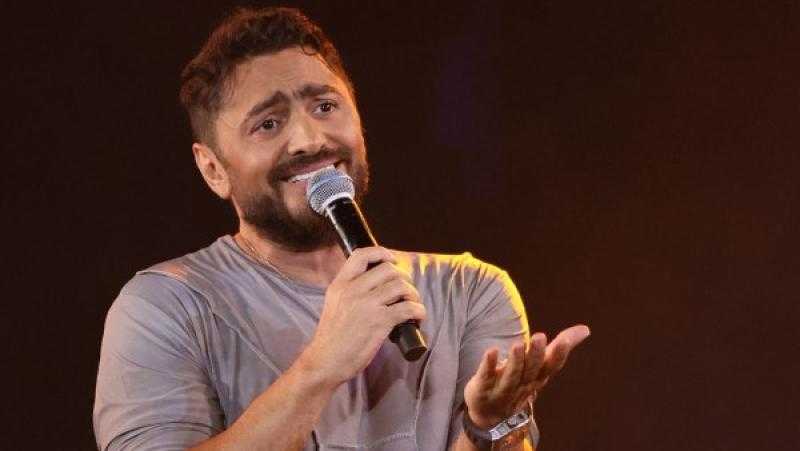 تامر حسني ينعى والد محمد رمضان