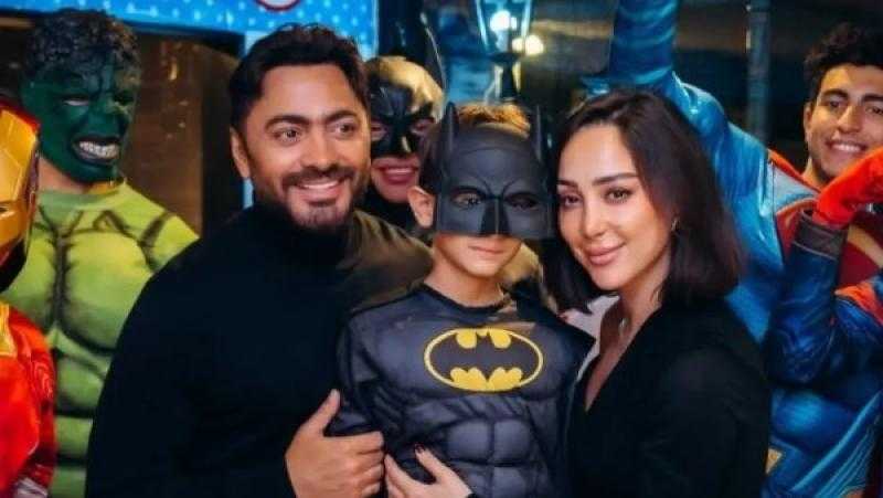 بحضور بسمة بوسيل..تامر حسني  يحتفل بعيد ميلاد نجله آدم