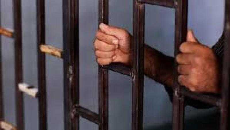 حبس المتهم بقتل عمه وإصابة ابن عمه بأطفيح