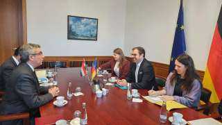 السفير المصري في برلين يبحث مع وزير الدولة... السفير المصري في برلين يبحث مع وزير الدولة بوزارة الخارجية الألمانية سبل تعزيز العلاقات الاقتصادية