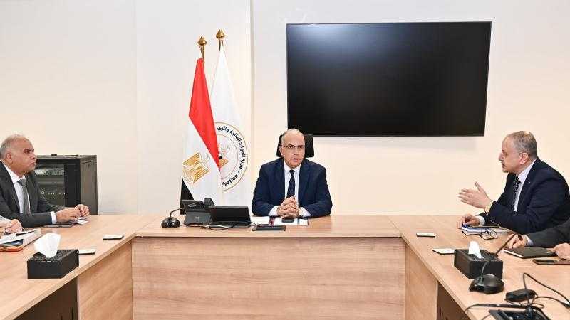 وزير الري يتابع إجراءات التعامل مع ارتفاع مناسيب مياه البحر نتيجة لتغير المناخ
