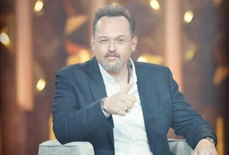 محمد محمود عبد العزيز يطلب الدعاء لزوجته