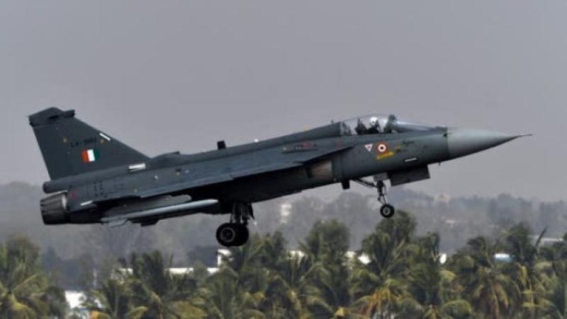 طائرة حربية 