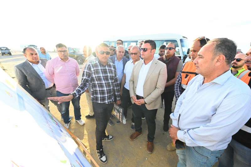 متابعة وزير الإسكان تنفيذ أبراج الداون تاون وكوبري C19 بمدينة العلمين الجديدة