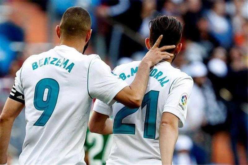 بورخا مايورال  : تشجيع كريم بنزيما لأهدافي في ريال مدريد قادني للتألق في خيتافي