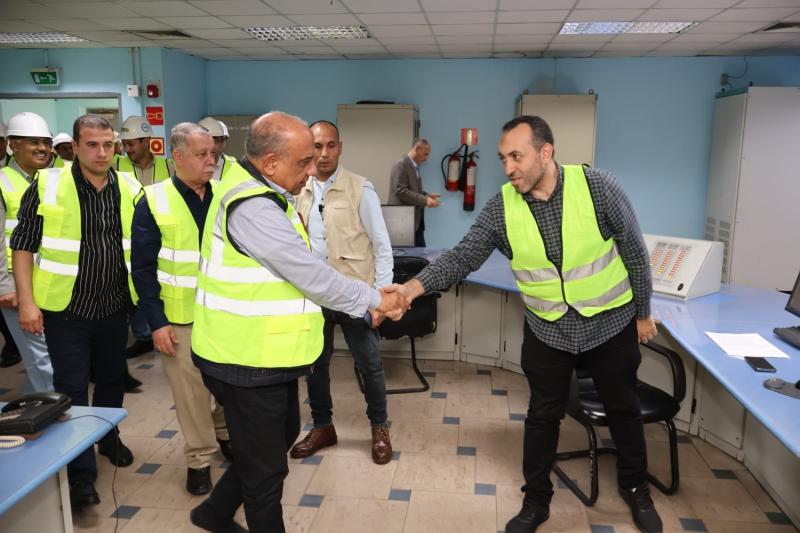 وزير الكهرباء يتابع مع رؤساء الشركات موقف تركيب العدادات الكودية والتصدي لظاهرة سرقة التيار