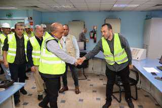 وزير الكهرباء يتابع مع رؤساء الشركات موقف تركيب... وزير الكهرباء يتابع مع رؤساء الشركات موقف تركيب العدادات الكودية والتصدي لظاهرة سرقة التيار