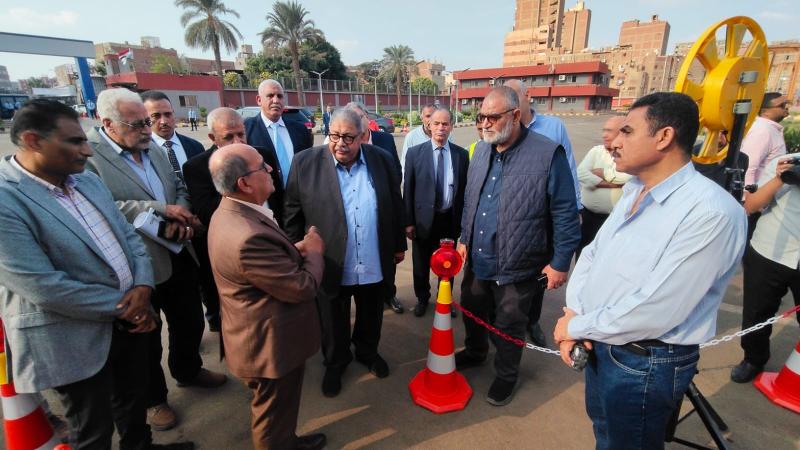 رئيس القابضة للمياه يتفقد محطة الصرف الصحى بالاميرية