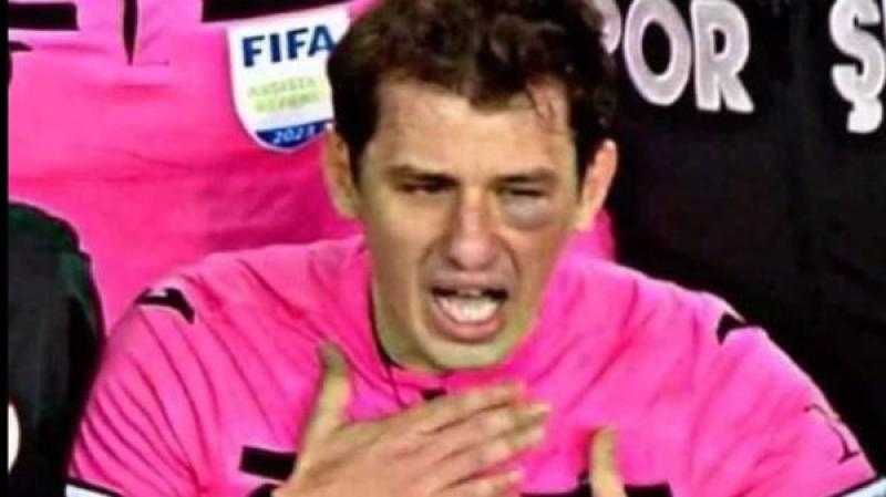 الحكم التركي الذي أثار الجدل عالميًا.. خليل أوموت بين إيقاف الدوري التركي ومنعه من التحكيم بالسعودية