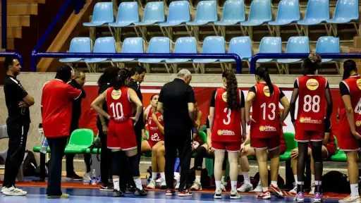 سيدات سلة الأهلي يتأهلن لنهائي بطولة إفريقيا بعد... سيدات سلة الأهلي يتأهلن لنهائي بطولة إفريقيا بعد الفوز على الجيش الرواندي