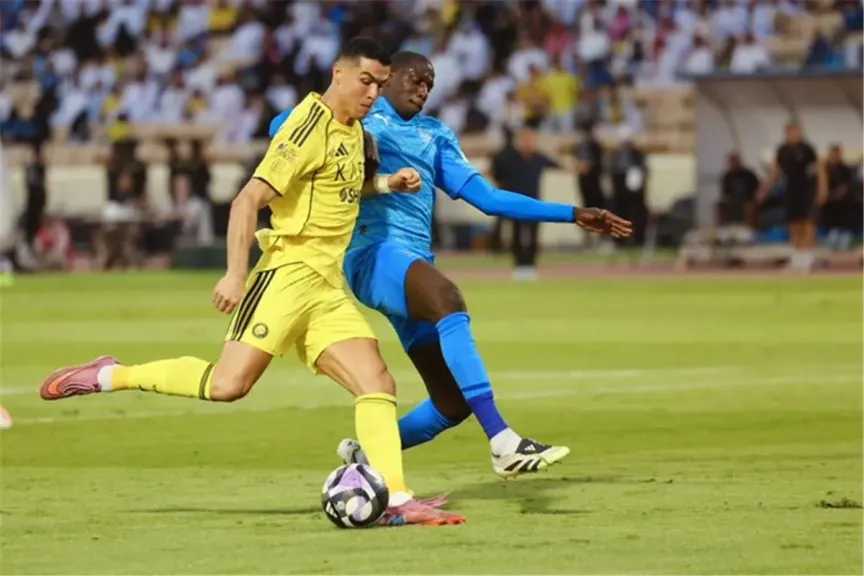 شرط واحد يحسم موقف رونالدو من قمة النصر والاتحاد