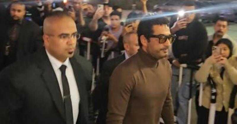 عمرو سعد ودرة  وجوري بكر أول الحضور فى عزاء والد محمد رمضان