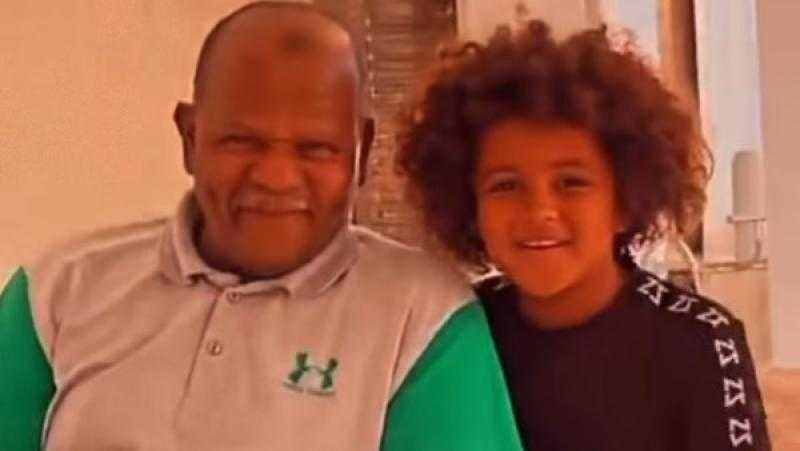 علي محمد رمضان يرثي جده بكلمات مؤثرة