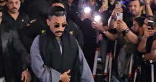 شبيه شخصية جعفر العمدة يقدم واجب العزاء فى... شبيه شخصية جعفر العمدة يقدم واجب العزاء فى وفاة والد محمد رمضان