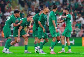 أهلي جدة يطالب بحكام أجانب في دوري روشن ويتحمل التكاليف.. ويرفع شكوى للفيفا