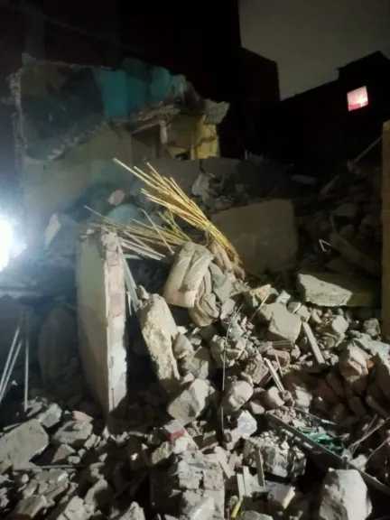 انهيار جزئي لمنزل في روض الفرج شمال القاهرة