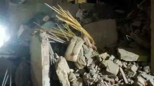 انهيار جزئي لمنزل في روض الفرج شمال القاهرة