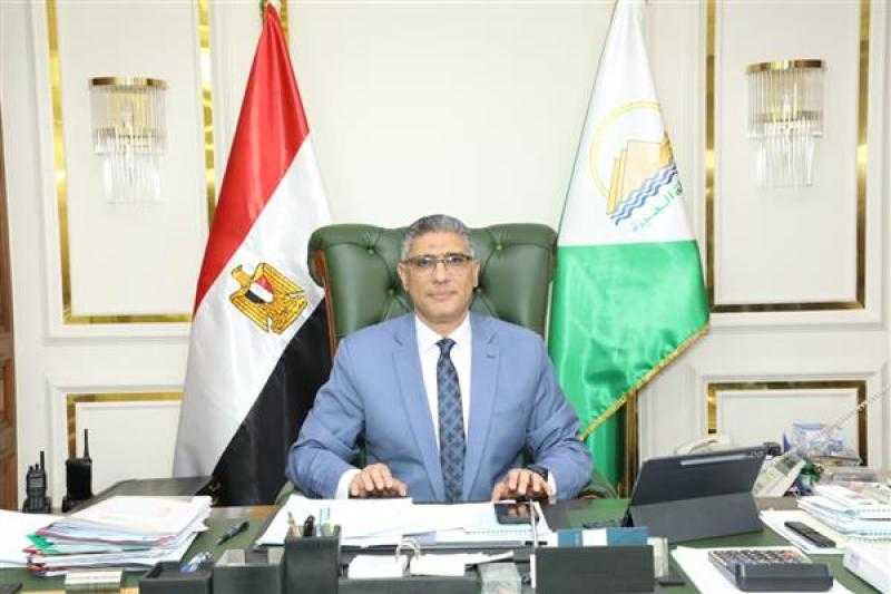 محافظ الجيزة يتابع انتظام فتح اللجان الانتخابية في ثاني أيام انتخابات مجلس النواب