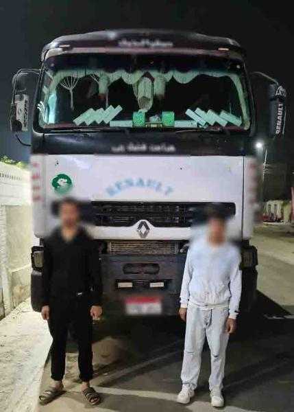 ضبط قائد سيارة نقل ومرافقه بعد تعديهما سائق بالمعصرة