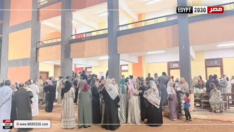 جانب من العملية الإنتخابية في منشأة القناطر