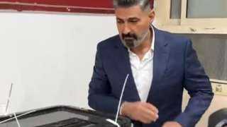 بعد تصريحات الجزائر..ياسر جلال يدلي بصوته في الانتخابات البرلمانية