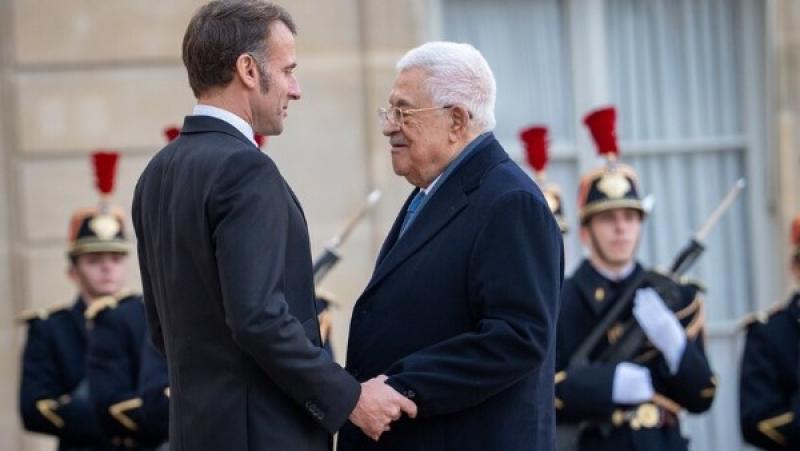الرئيس الفلسطيني ونظيره الفرنسي