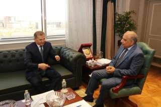 وزير الكهرباء يستقبل سفير أوزبكستان بالقاهرة لدعم وتعزيز التعاون بمجالات الطاقة المتجددة