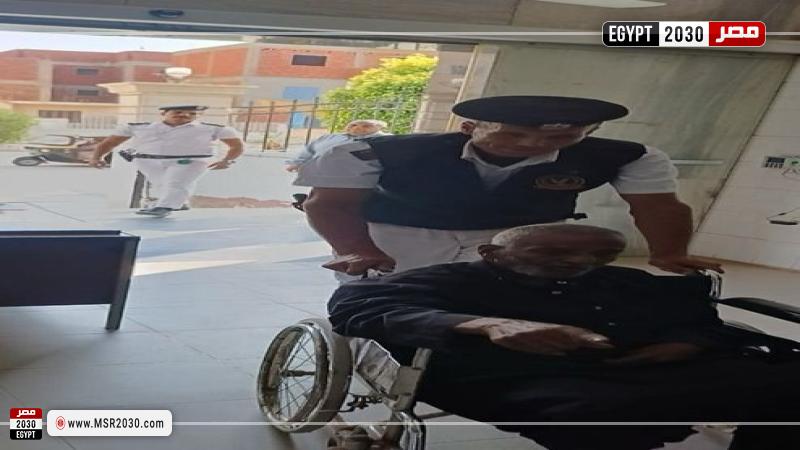 الشرطة تنقذ مسنا غير قادر على الحركة 