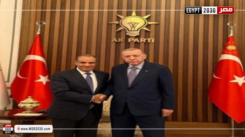 وزير الخارجية والرئيس التركي 