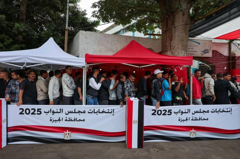 عماد الدين حسين: الإقبال كان مرتفعًا بدوائر المرشحين البارزين في المرحلة الأولى