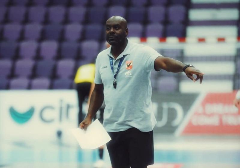 محاضرة فيديو لـ«رجال يد الأهلي» استعدادًا لمواجهة سموحة