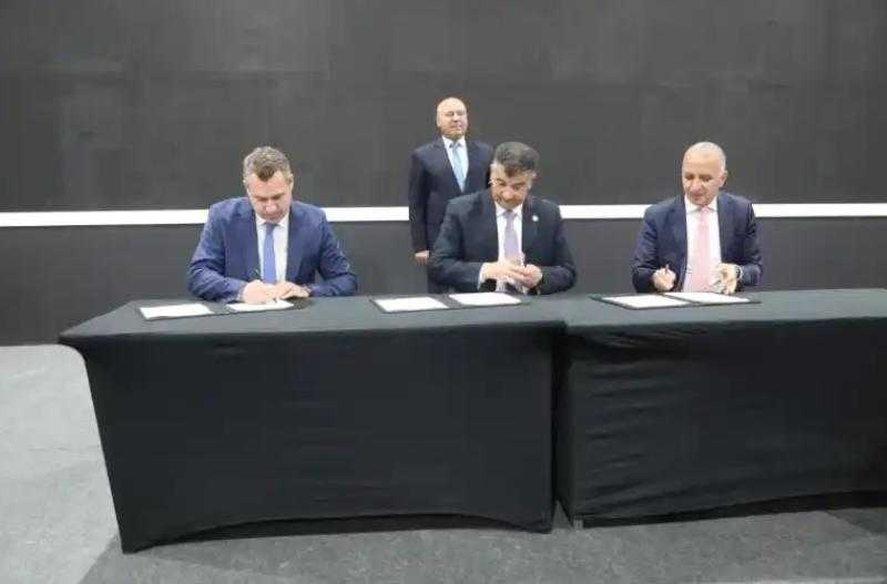 لمدة 15 عامًا.. «النقل» توقع عقد تشغيل القطار السريع مع تحالف «دويتشه بان– السويدي»