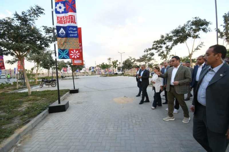 وزير الإسكان يتفقد مشروع حدائق تلال الفسطاط