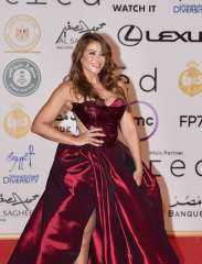 هيدي كرم تتألق بإطلالة ساحرة في افتتاح مهرجان القاهرة السينمائي الدولي