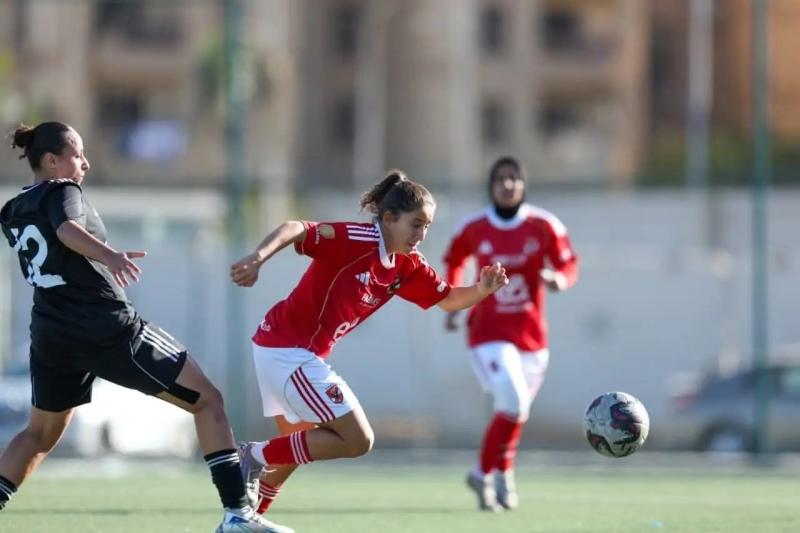 كرة القدم النسائية| الأهلي يواجه الطيران في بطولة الدوري