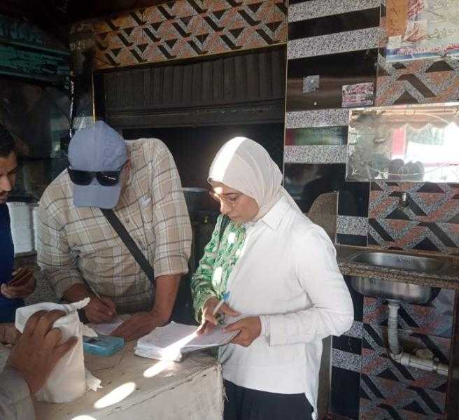 محافظ أسيوط: تكثيف الحملات على المطاعم والمولات لتطبيق قانون العمل الجديد