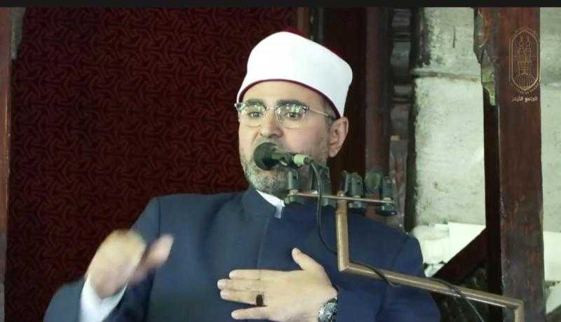 مدير عام الجامع الأزهر يحذر الشباب من إدمان الشاشات ويطالبهم بالعمل والالتزام