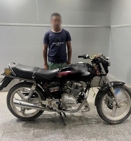 القبض على قائد دراجة لسحله كلبًا بقنا بعد تداول فيديو على مواقع التواصل