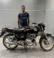 القبض على قائد دراجة لسحله كلبًا بقنا بعد تداول فيديو على مواقع التواصل