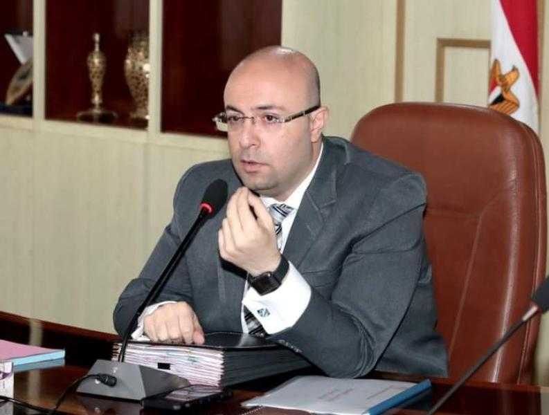 محافظ بني سويف يؤكد أهمية التحديث المؤسسي ورفع كفاءة الجهاز التنفيذي