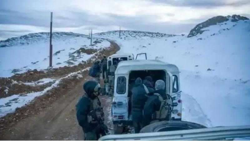 يديعوت أحرونوت: إسرائيل تخشى ضغوطا أمريكية للانسحاب من جبل الشيخ بسوريا