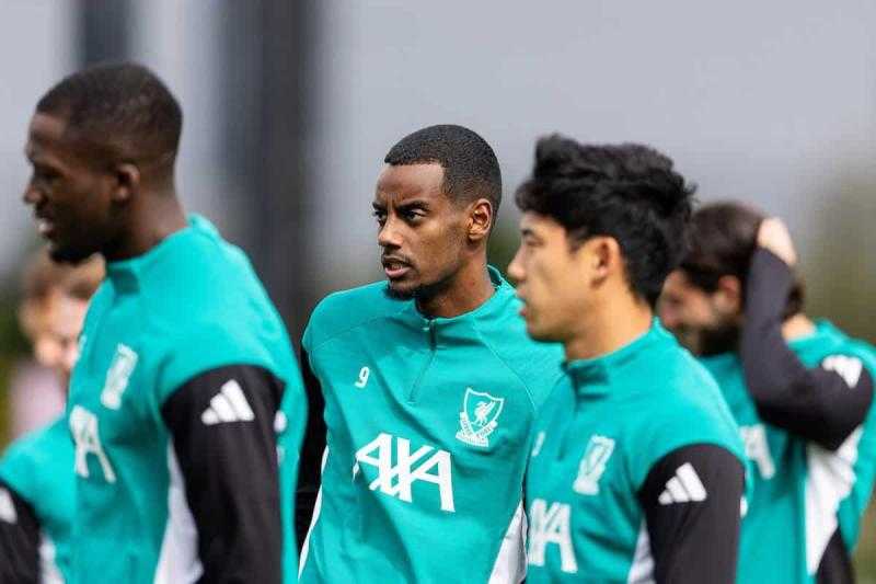 مدرب السويد يثير قلق ليفربول بشأن إيزاك: ”اللاعب يشعر بالإحباط”